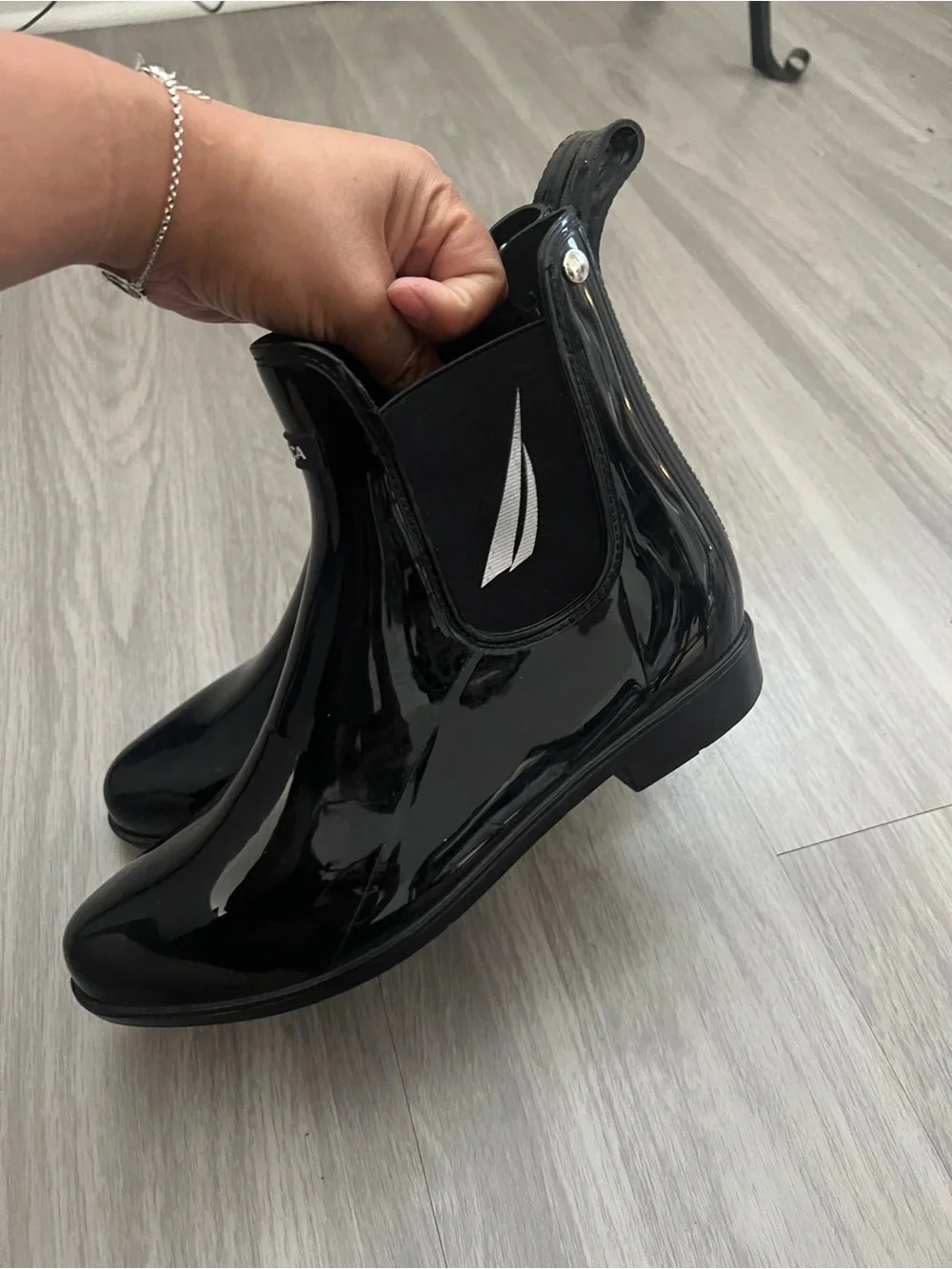 Nautica Women’s Glossy Black Chelsea Rain Boots Waterproof Ankle Booties Size 10
